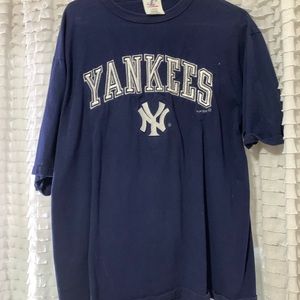 oversized yankees t-shirt